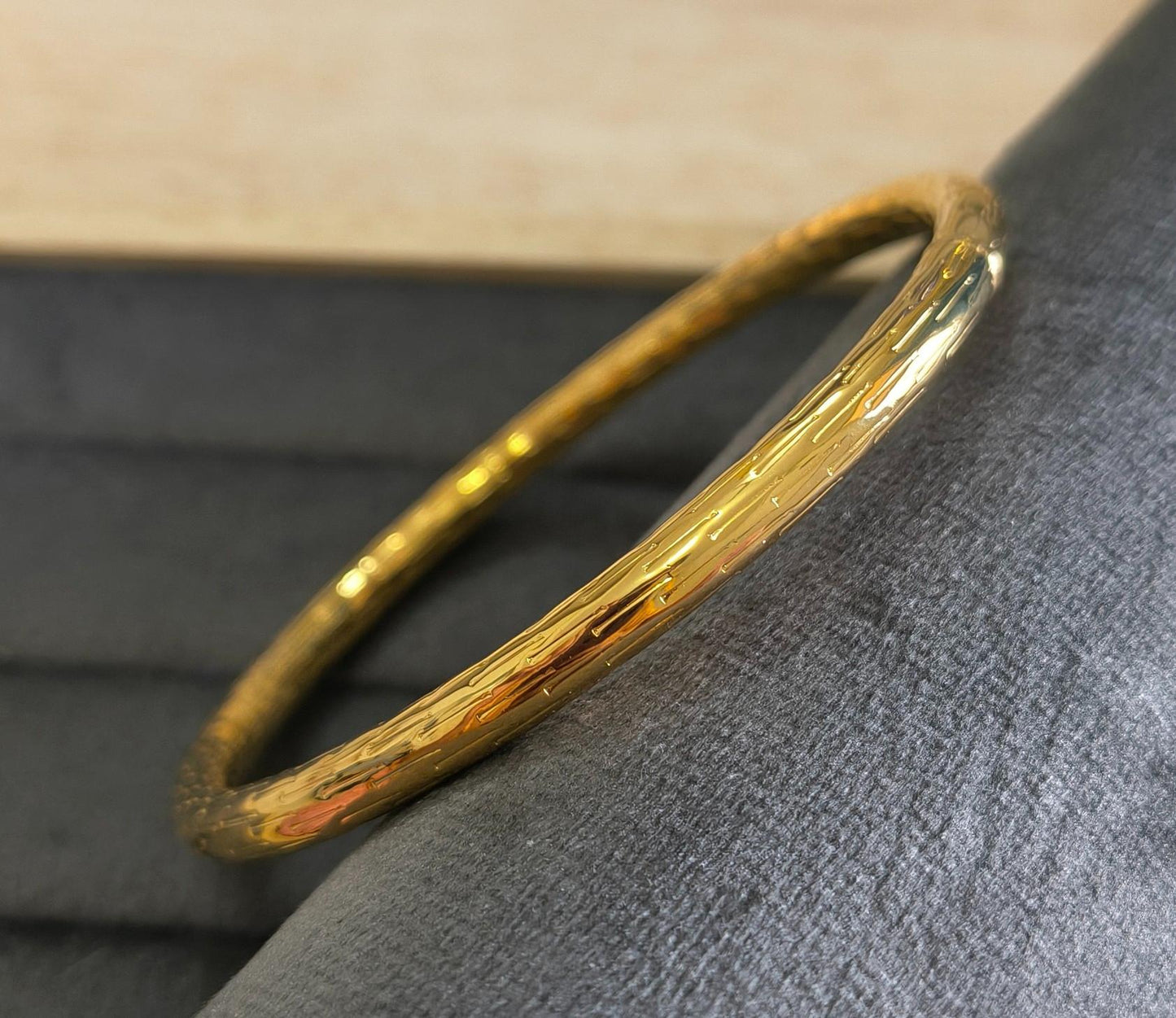 Anti Tarnish Bangle Textured Unisex Bracelet 18K Gold Plated