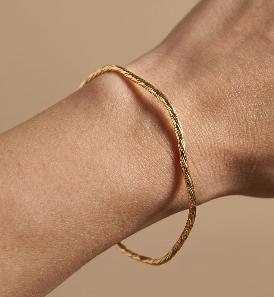 Anti Tarnish Bangle Twisted Wave Pattern 18K Gold Plated