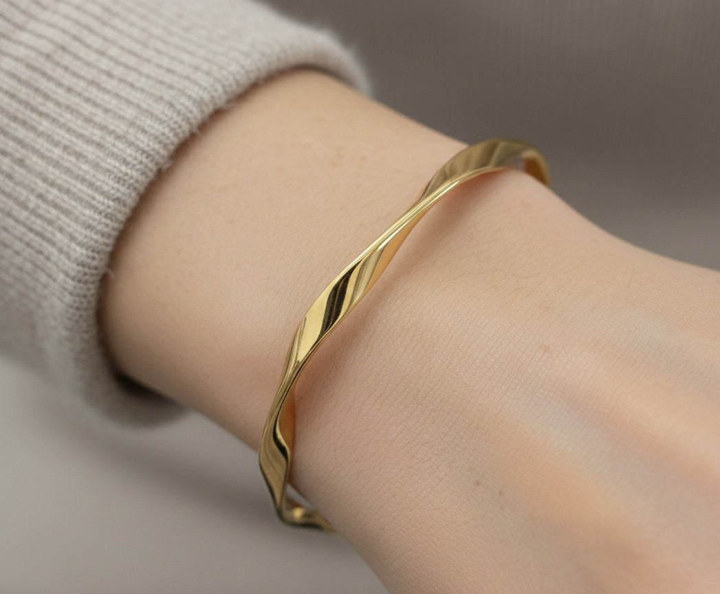 Anti Tarnish Bangle Twisted Wave Shape 18K Gold Plated