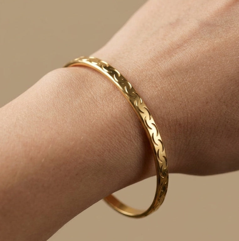 Anti Tarnish Bangle Wave engraved pattern 18K Gold Plated