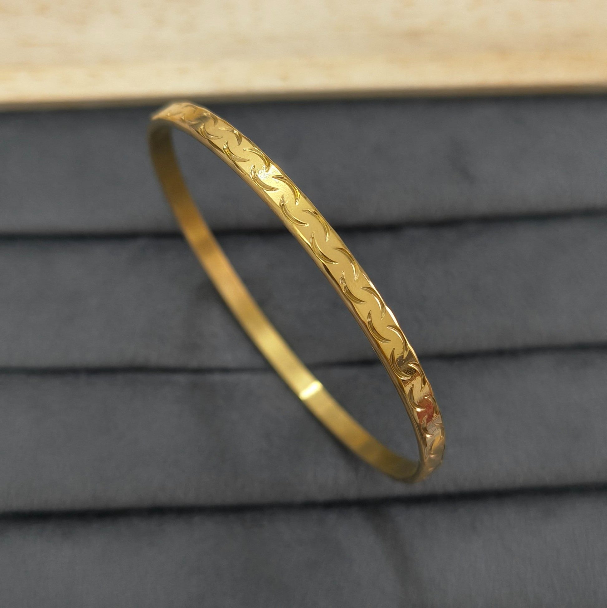 Anti Tarnish Bangle Wave engraved pattern 18K Gold Plated