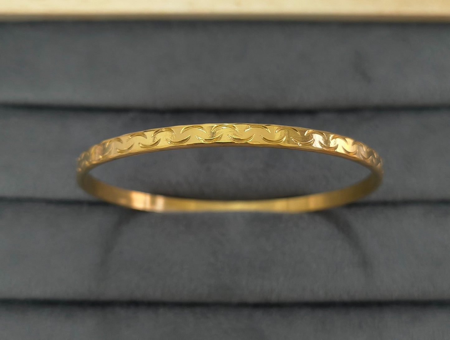 Anti Tarnish Bangle Wave engraved pattern 18K Gold Plated