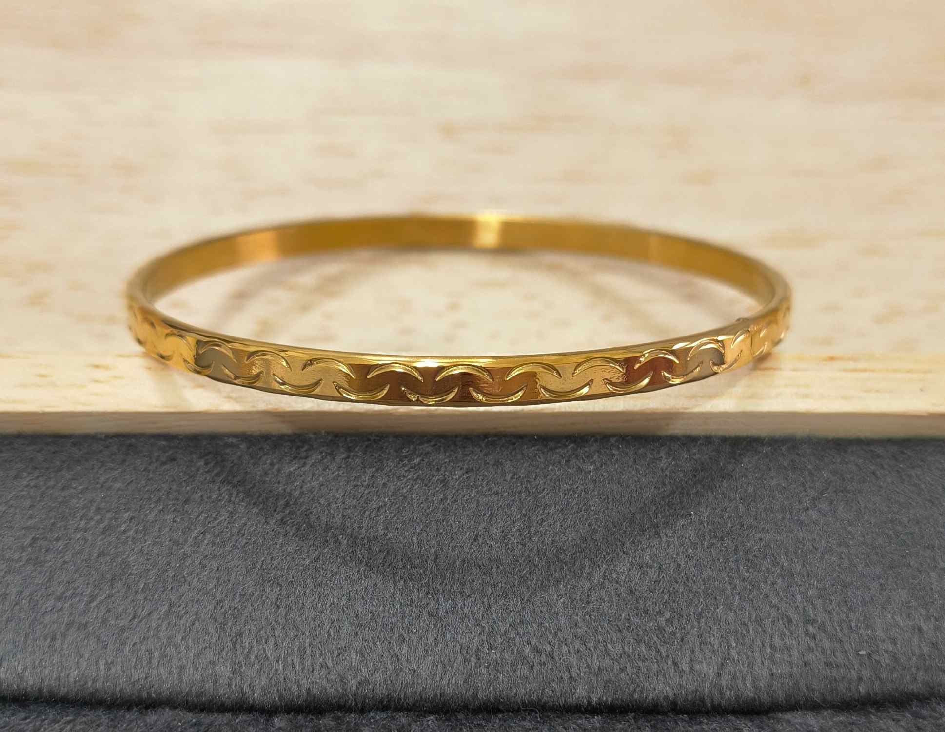 Anti Tarnish Bangle Wave engraved pattern 18K Gold Plated