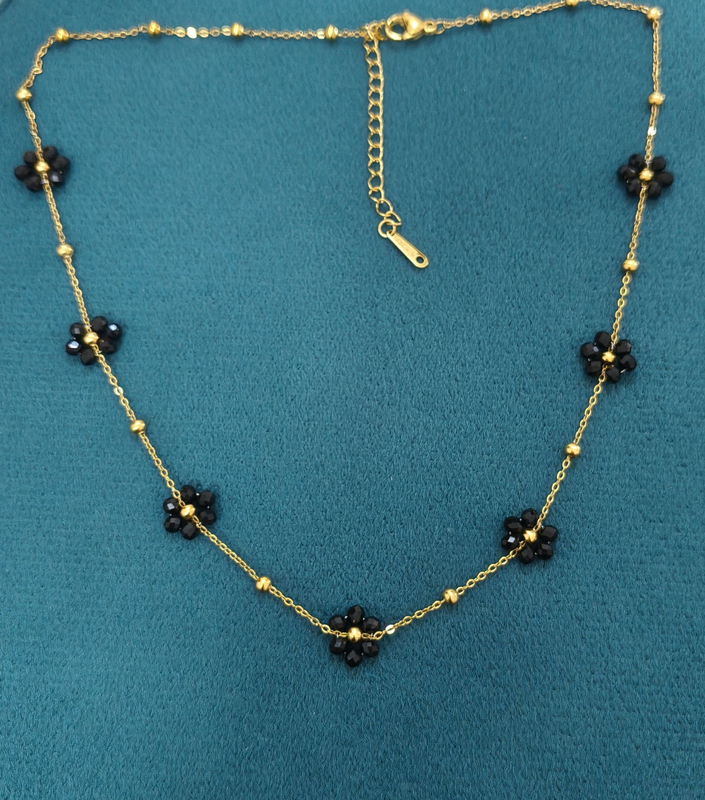 Anti Tarnish Black Beads Floral Necklace 18K Gold Plated