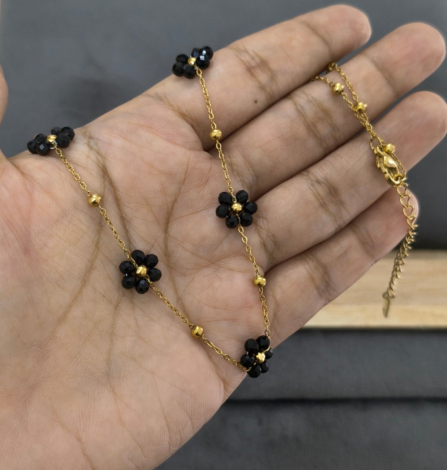 Anti Tarnish Black Beads Floral Necklace 18K Gold Plated