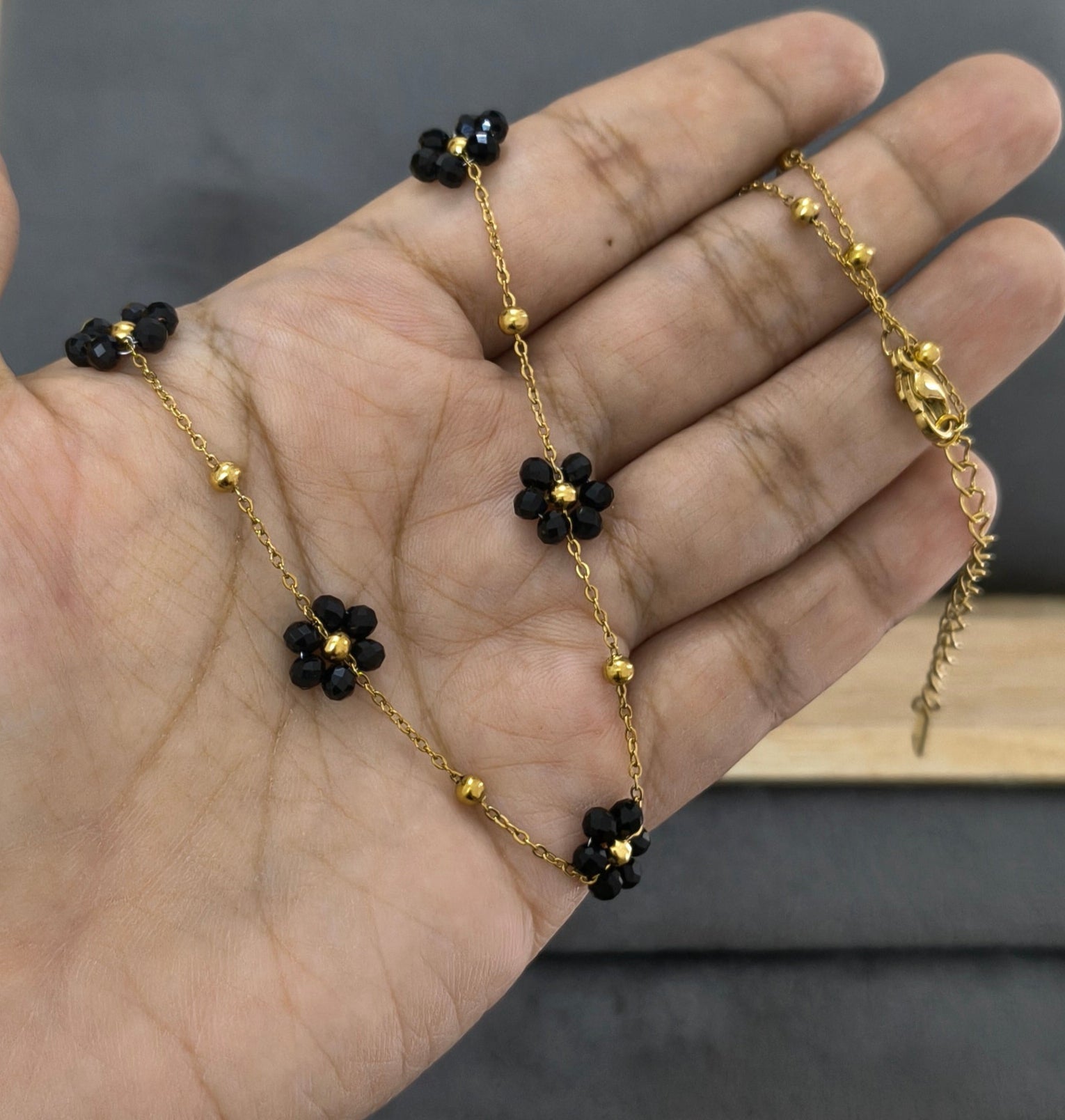 Anti Tarnish Black Beads Floral Necklace 18K Gold Plated