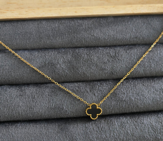 Anti Tarnish Black & White Clover Gold Pendant Necklace 18K