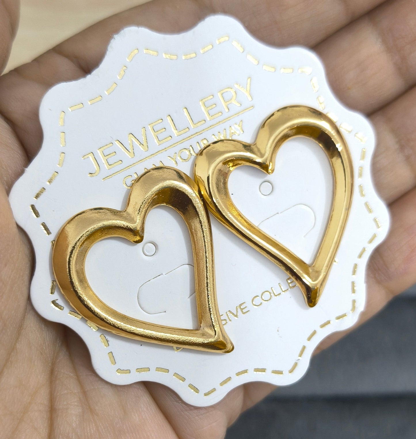 Anti Tarnish Bold Hollow Heart Stud Earrings 18K Gold Plated