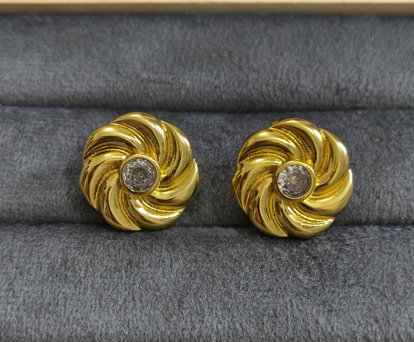 Anti Tarnish Bold Solitaire Flower Earrings 18K Gold Plated