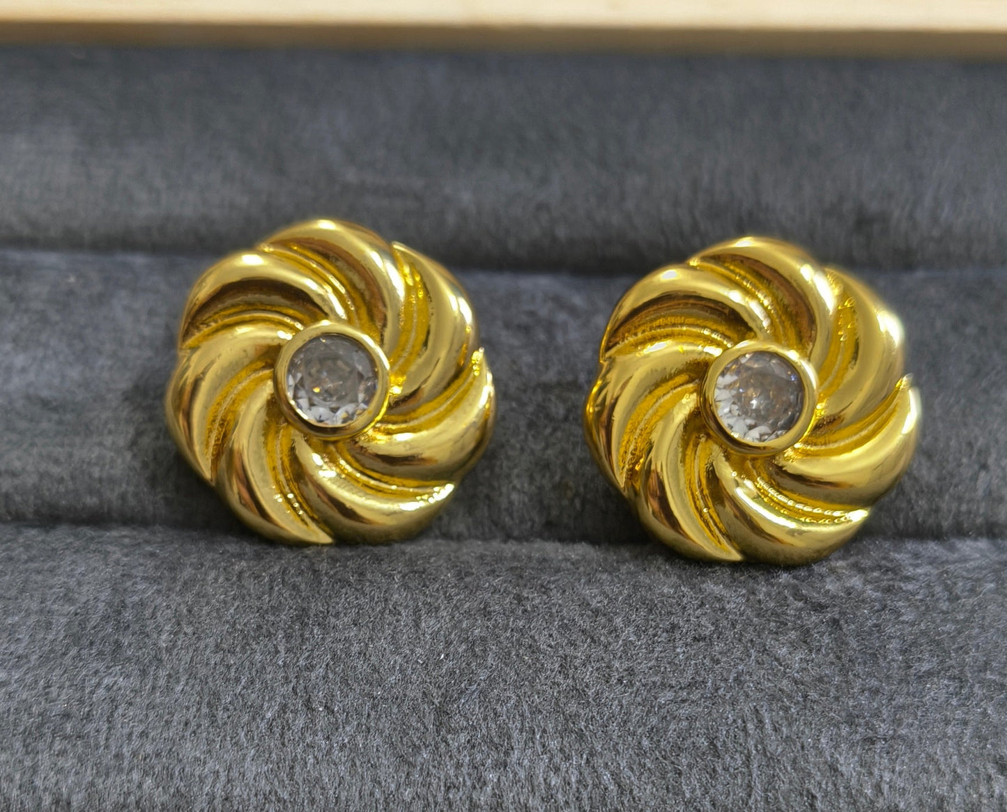 Anti Tarnish Bold Solitaire Flower Earrings 18K Gold Plated