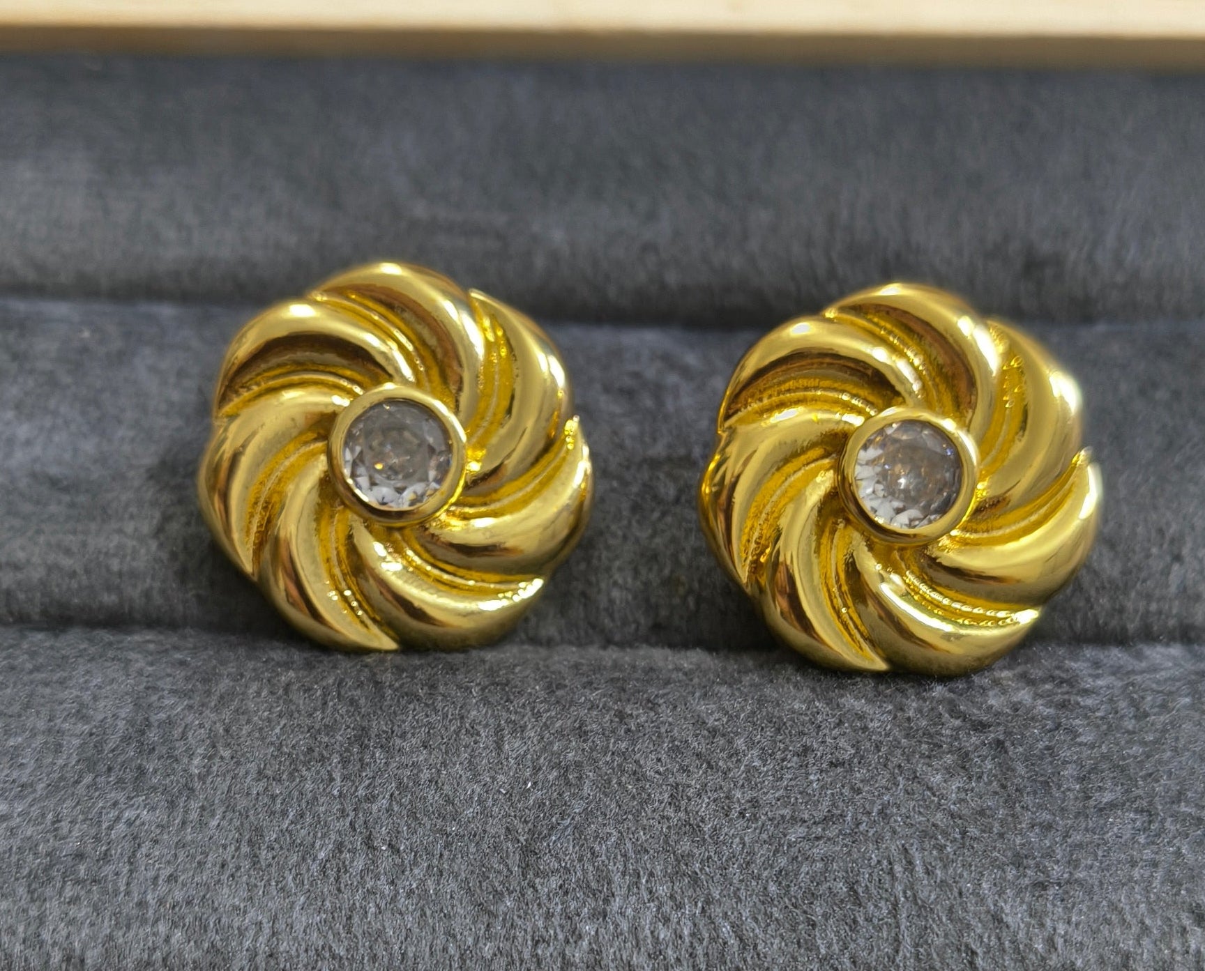 Anti Tarnish Bold Solitaire Flower Earrings 18K Gold Plated