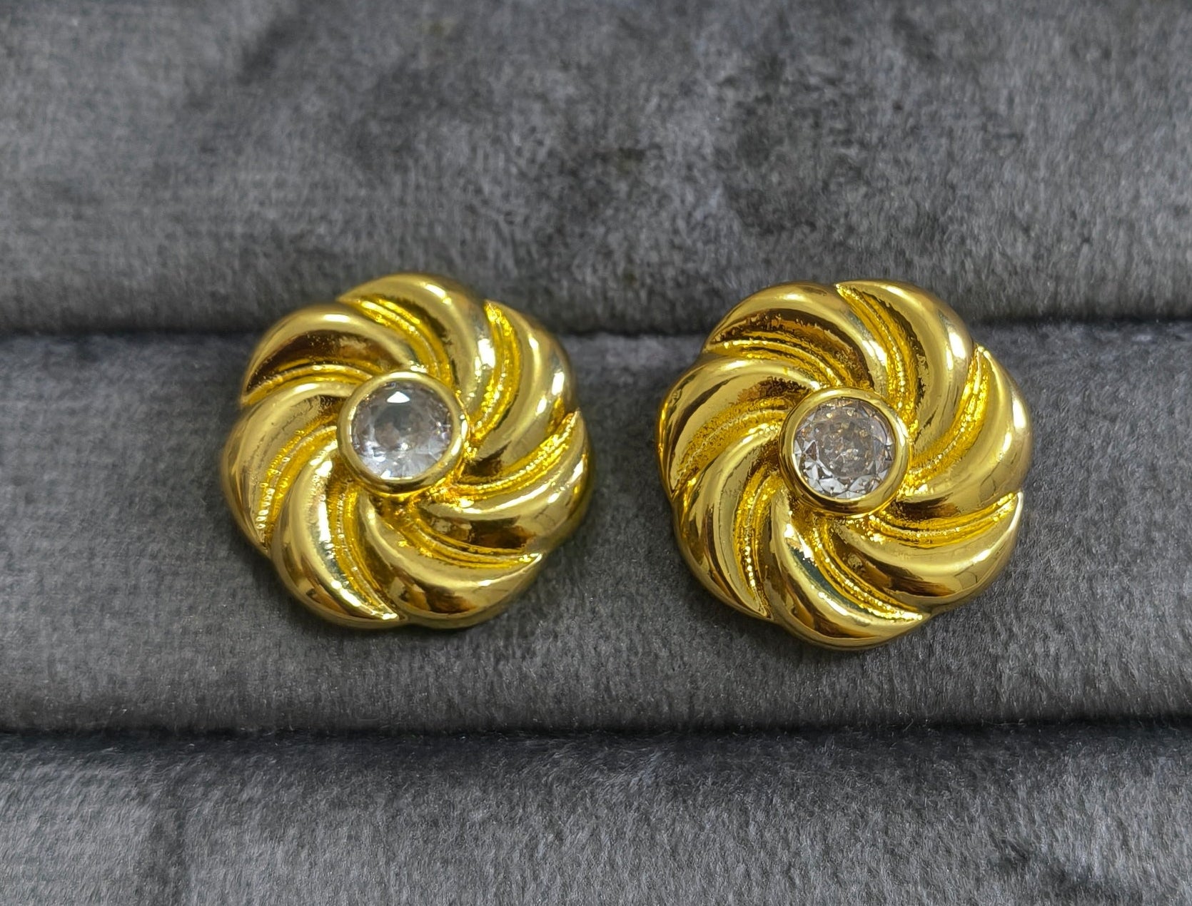 Anti Tarnish Bold Solitaire Flower Earrings 18K Gold Plated