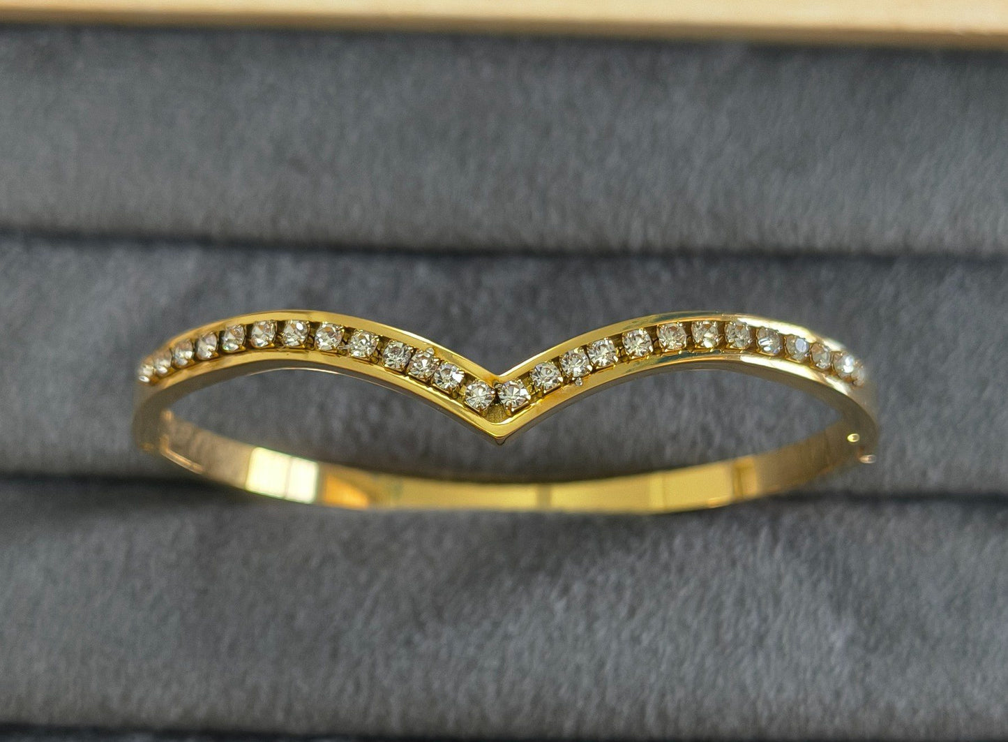 Anti Tarnish Bracelet Chevron V Bracelet 18K Gold Plated