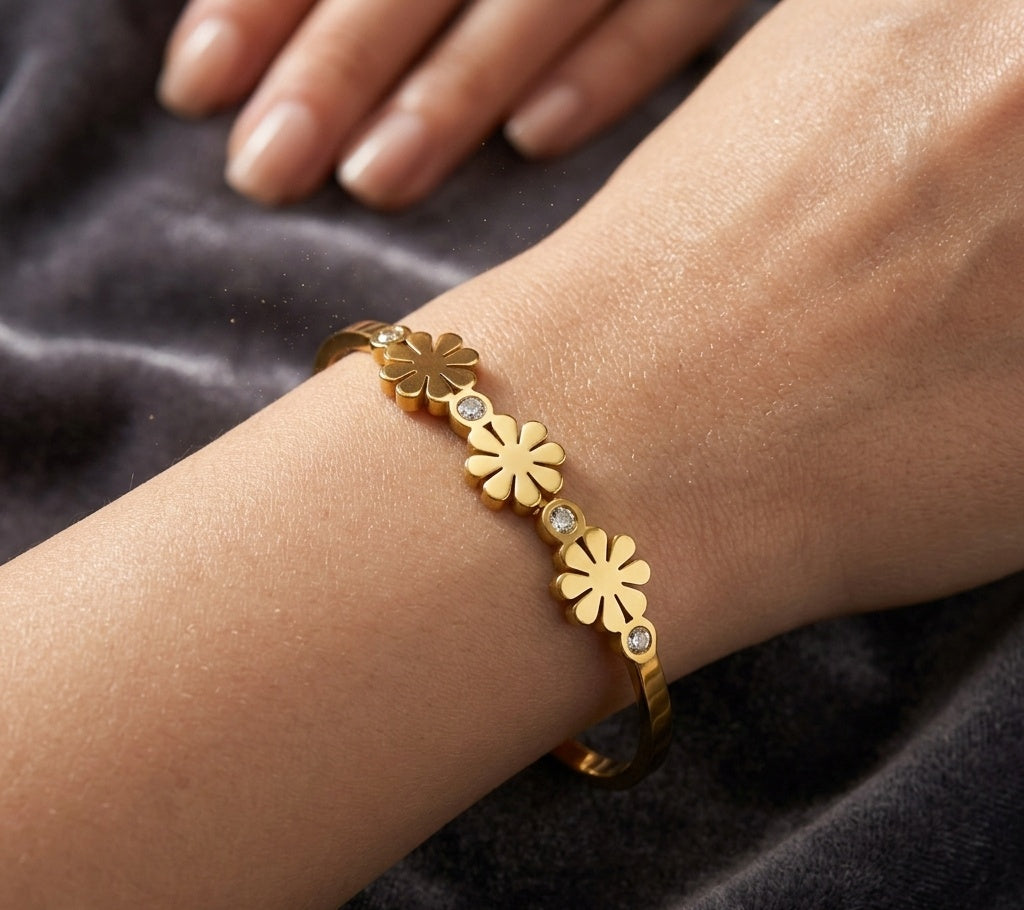 Anti Tarnish Bracelet Daisy Flower 18K Gold Plated