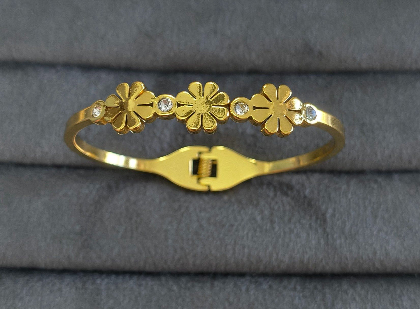 Anti Tarnish Bracelet Daisy Flower 18K Gold Plated