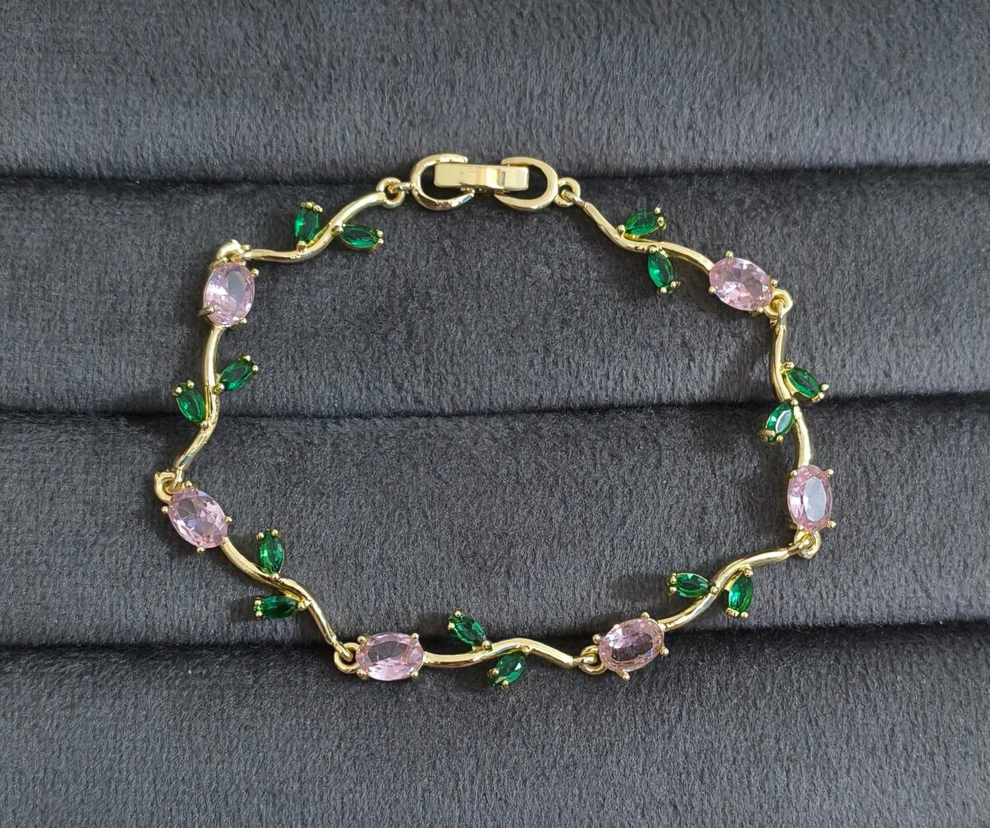 Anti Tarnish Bracelet Elegant Tulip Bracelet 18K Gold Plated