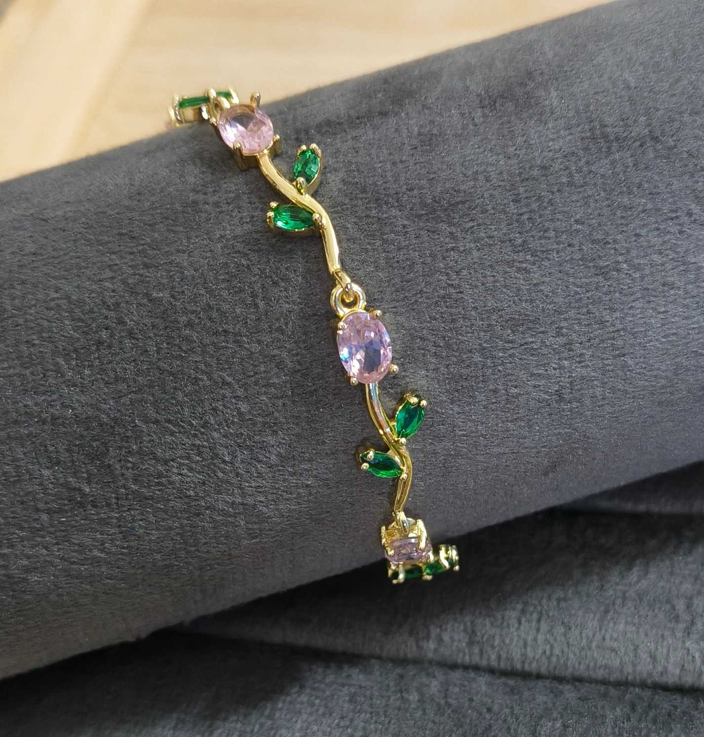 Anti Tarnish Bracelet Elegant Tulip Bracelet 18K Gold Plated