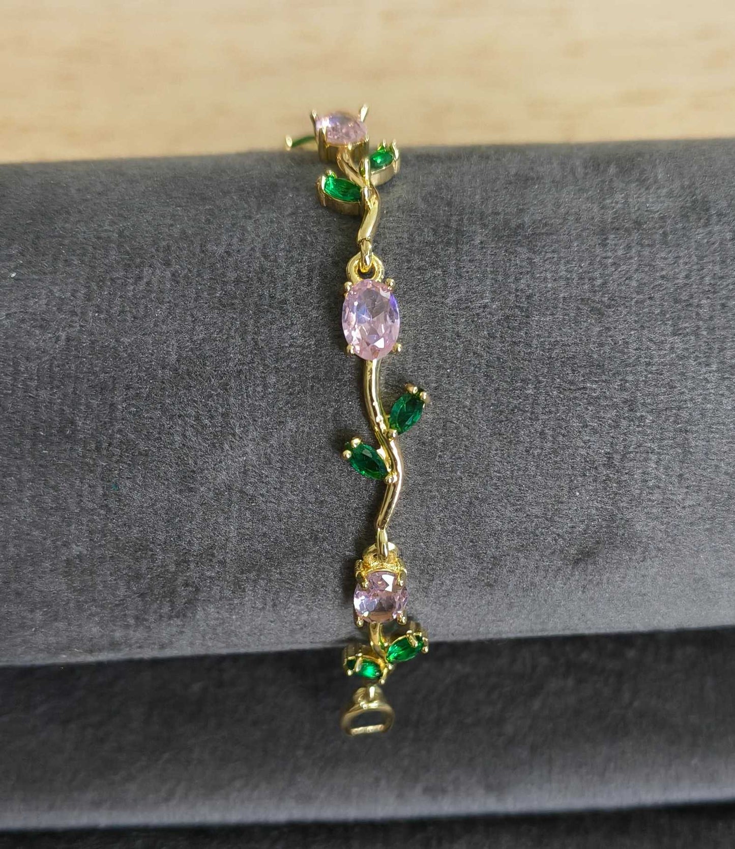 Anti Tarnish Bracelet Elegant Tulip Bracelet 18K Gold Plated