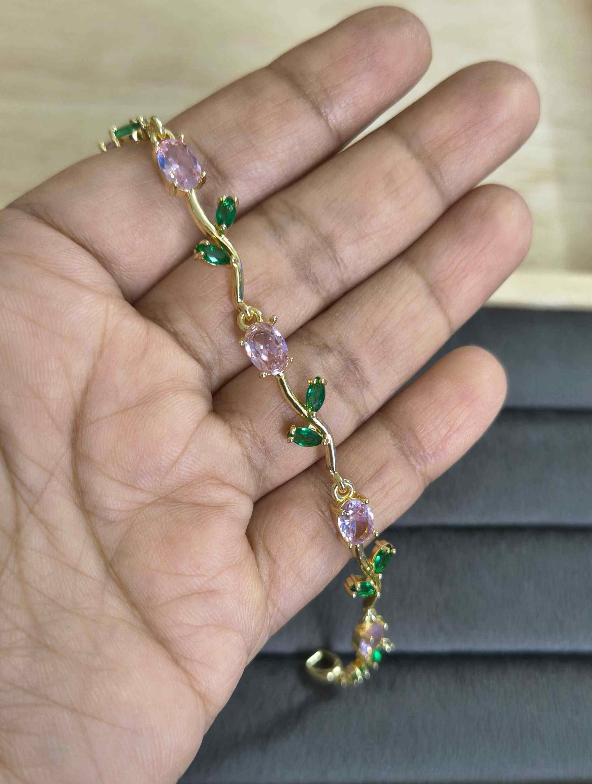 Anti Tarnish Bracelet Elegant Tulip Bracelet 18K Gold Plated