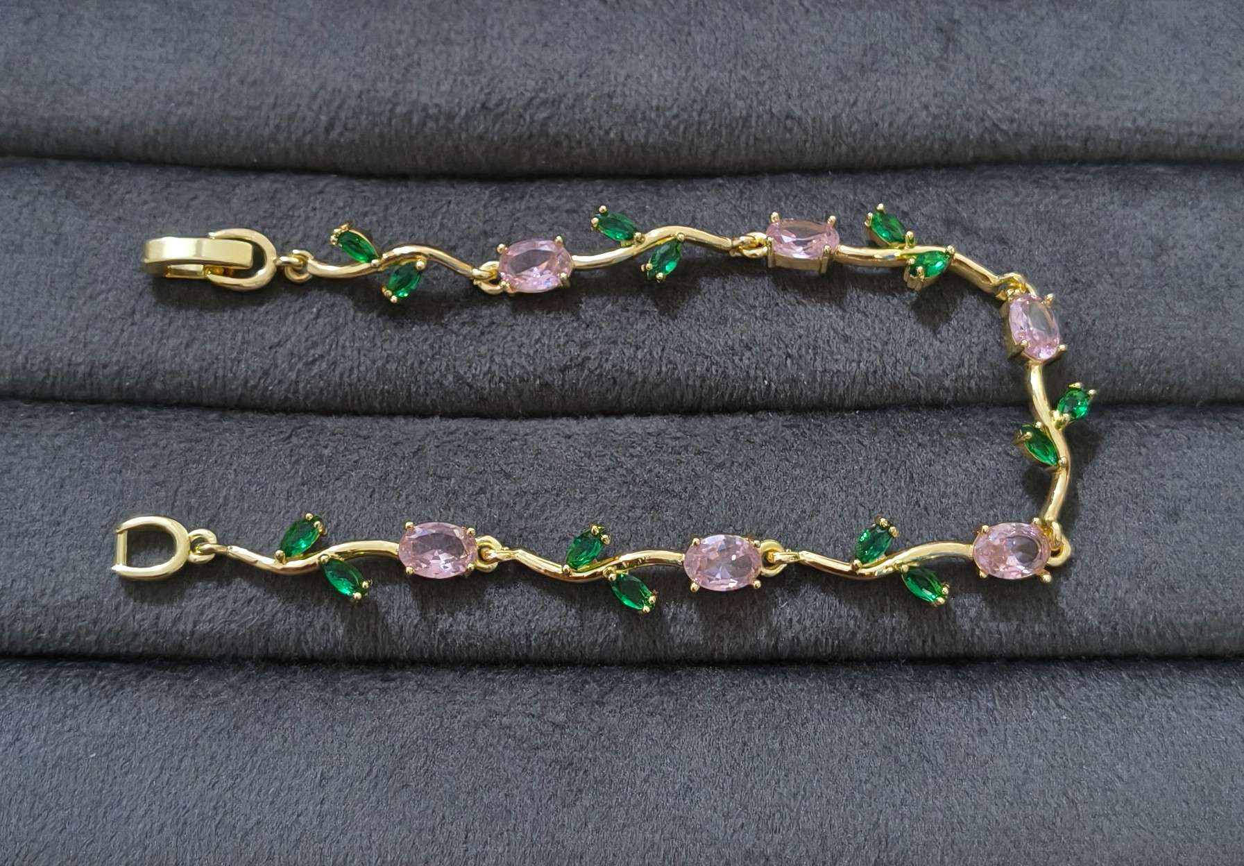 Anti Tarnish Bracelet Elegant Tulip Bracelet 18K Gold Plated