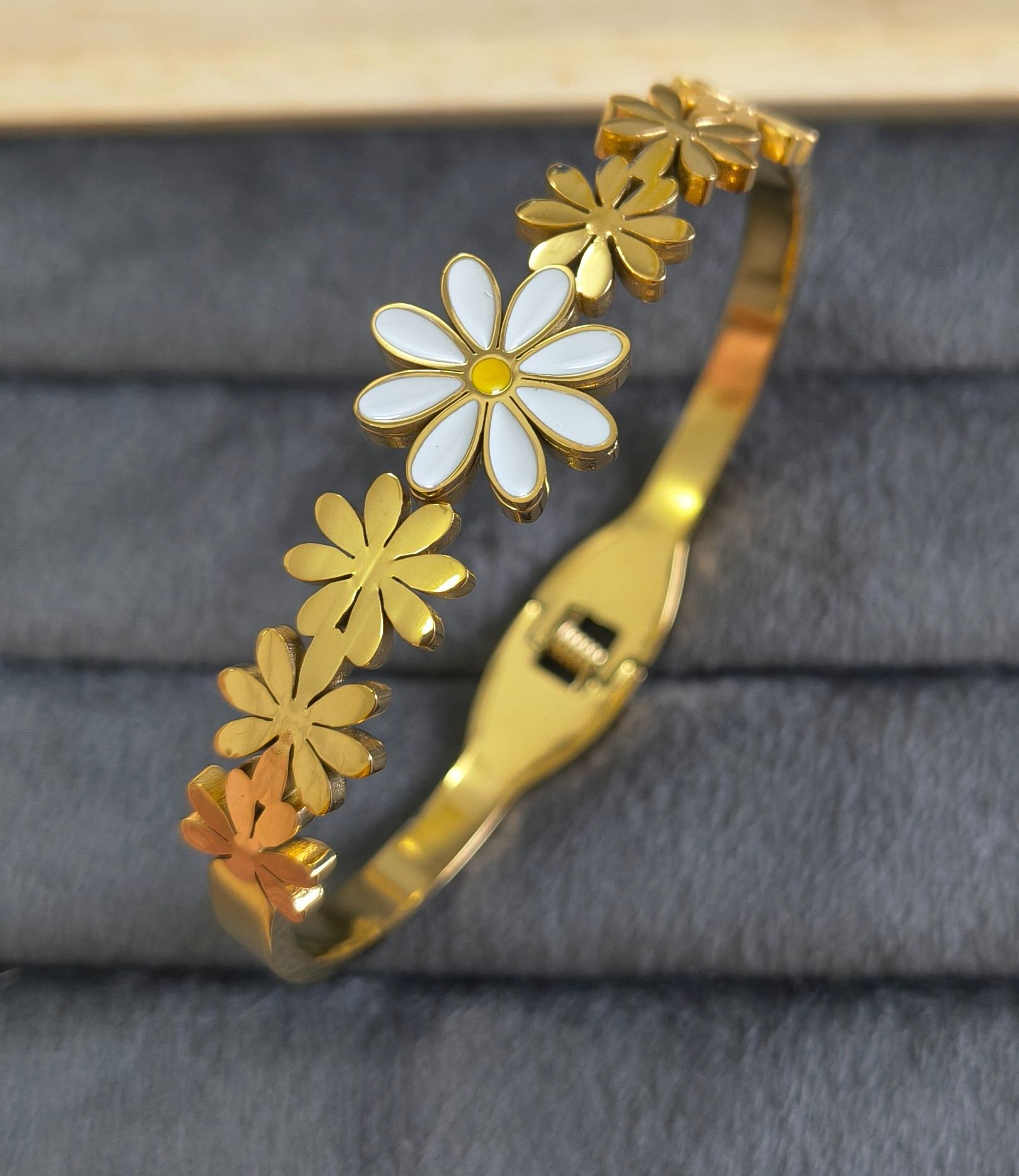 Anti Tarnish Bracelet Floral Beach Vibe 18K Gold Plated