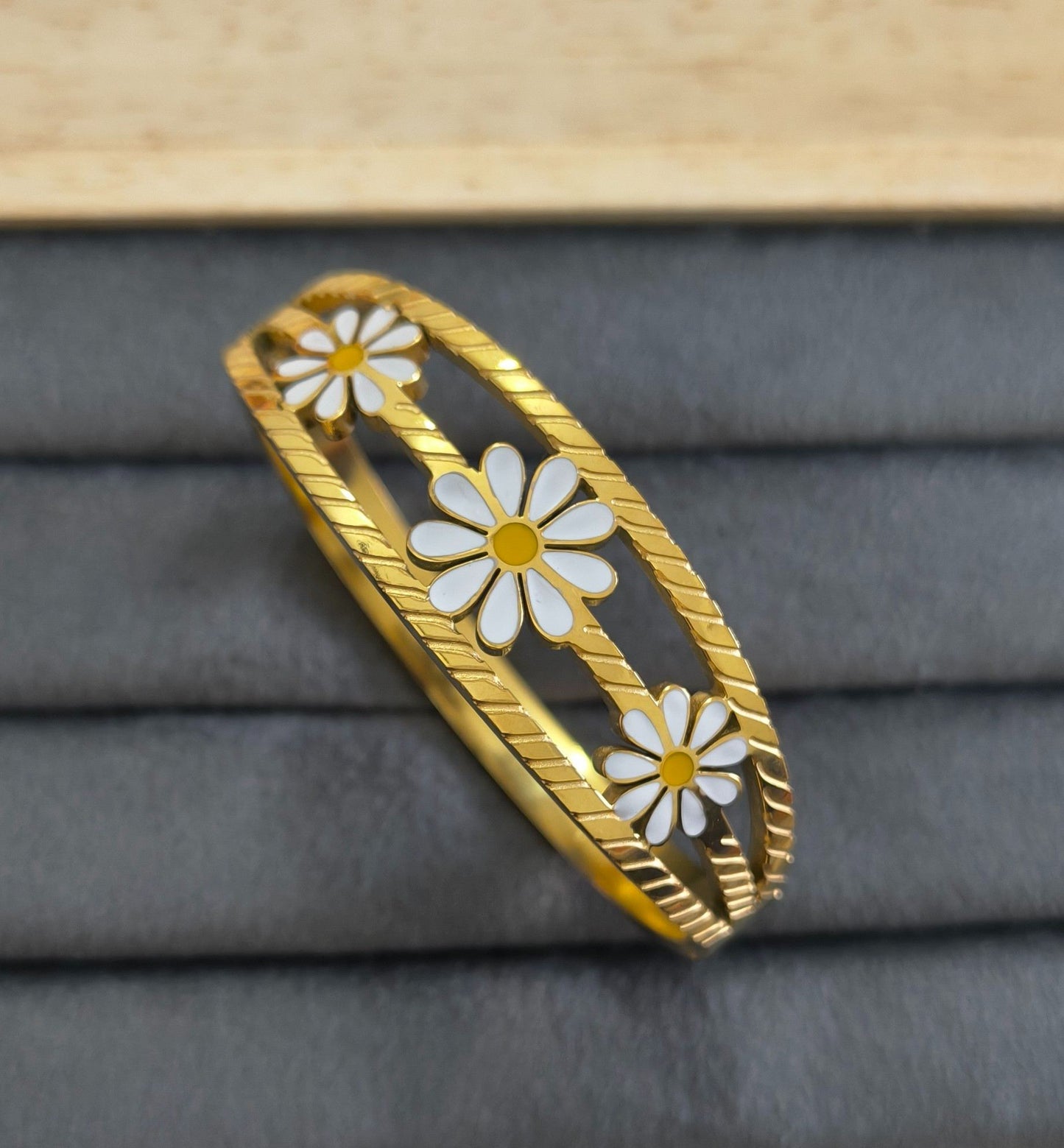 Anti Tarnish Bracelet Floral Bracelet 18K Gold Plated