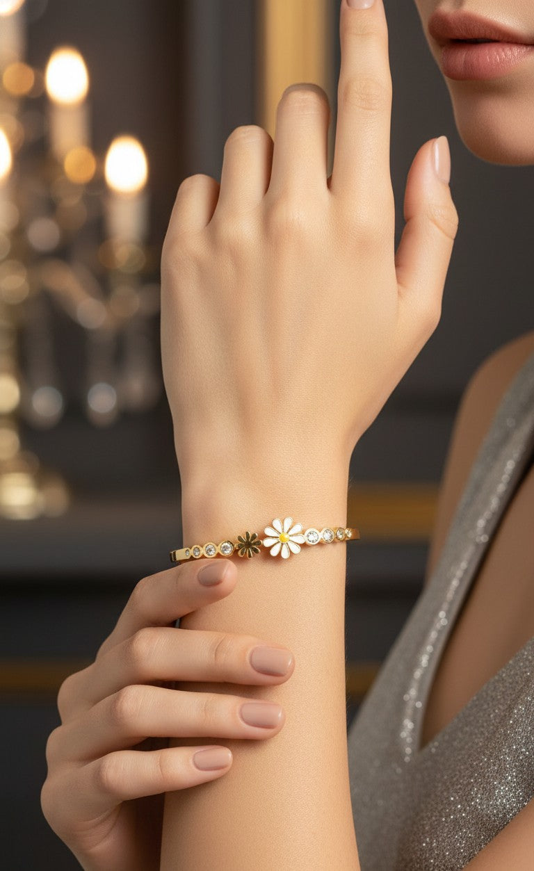Anti Tarnish Bracelet Floral Diamonds 18K Gold Plated