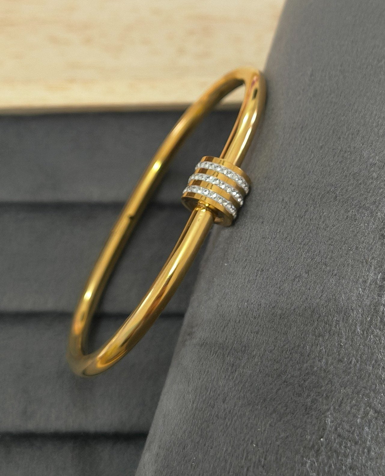 Anti Tarnish Bracelet Front Lock Bangle 18K Gold Plated