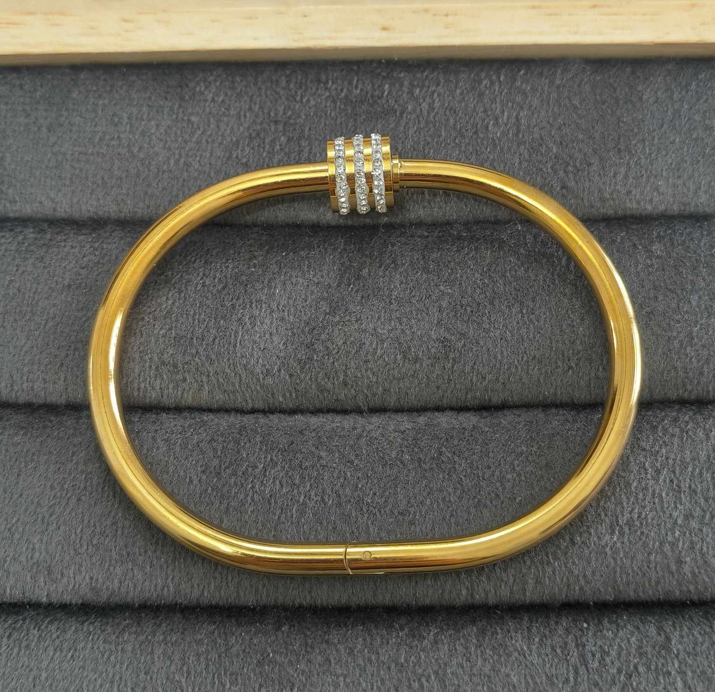 Anti Tarnish Bracelet Front Lock Bangle 18K Gold Plated