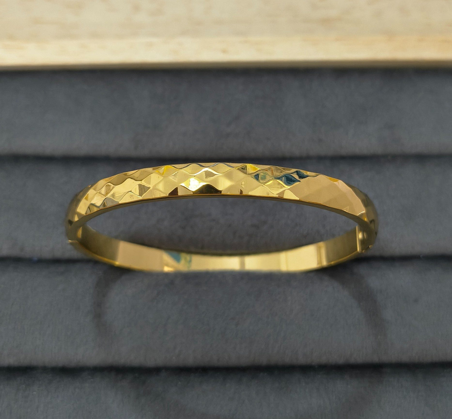 Anti Tarnish Bracelet Hammered Design 18K Gold Plated