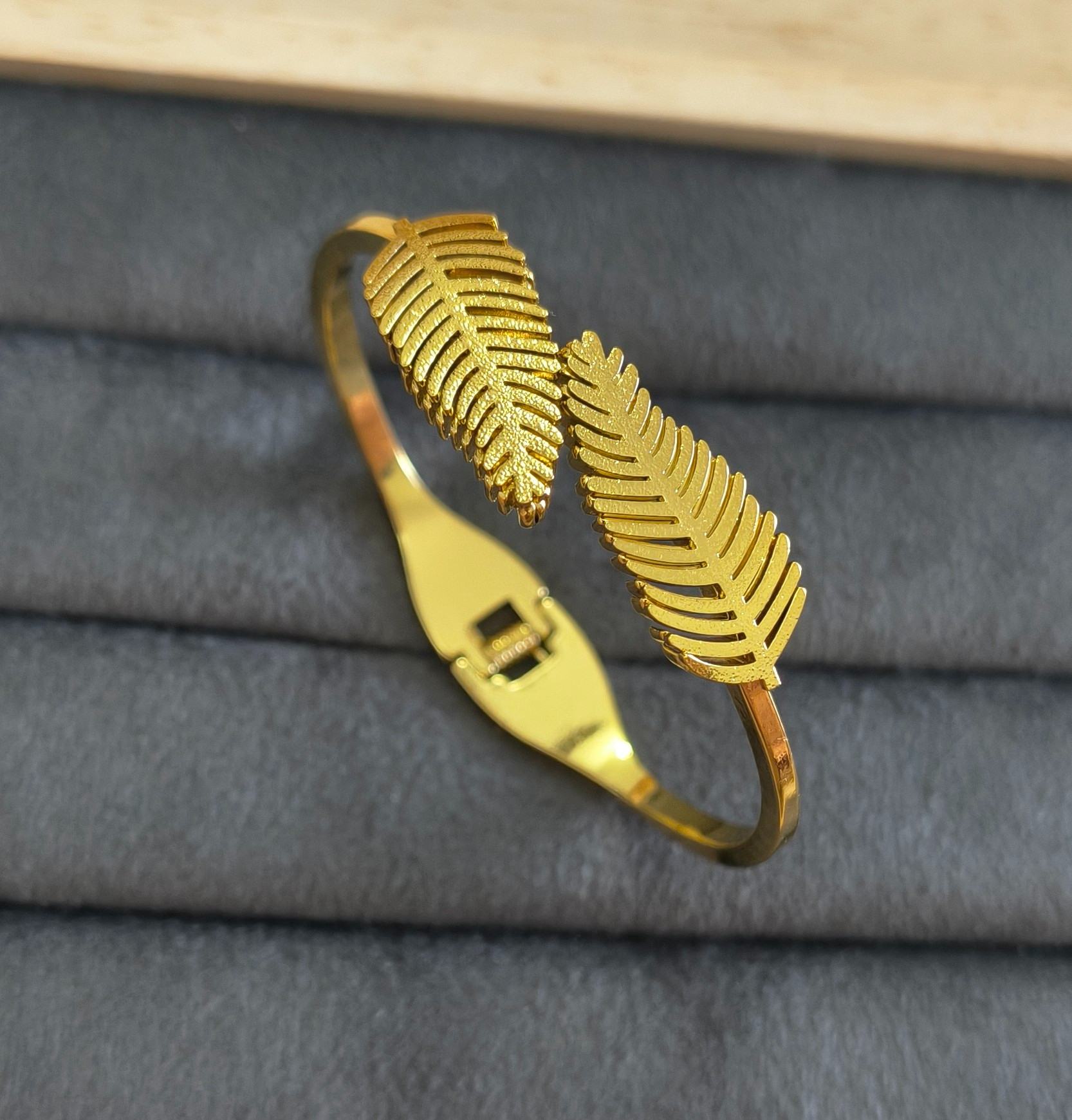 Anti Tarnish Bracelet Leaf Band 18K Gold Plated