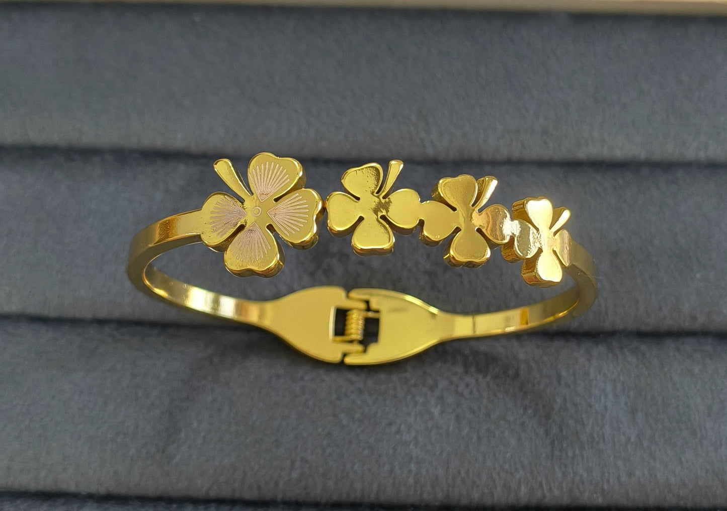 Anti Tarnish Bracelet Leaf Clover 18K Gold Plated