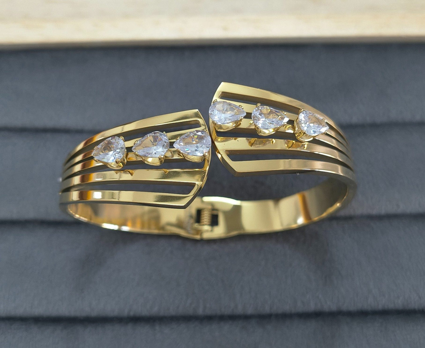 Anti Tarnish Bracelet Overlap Zirconia Stone 18K Gold Plated
