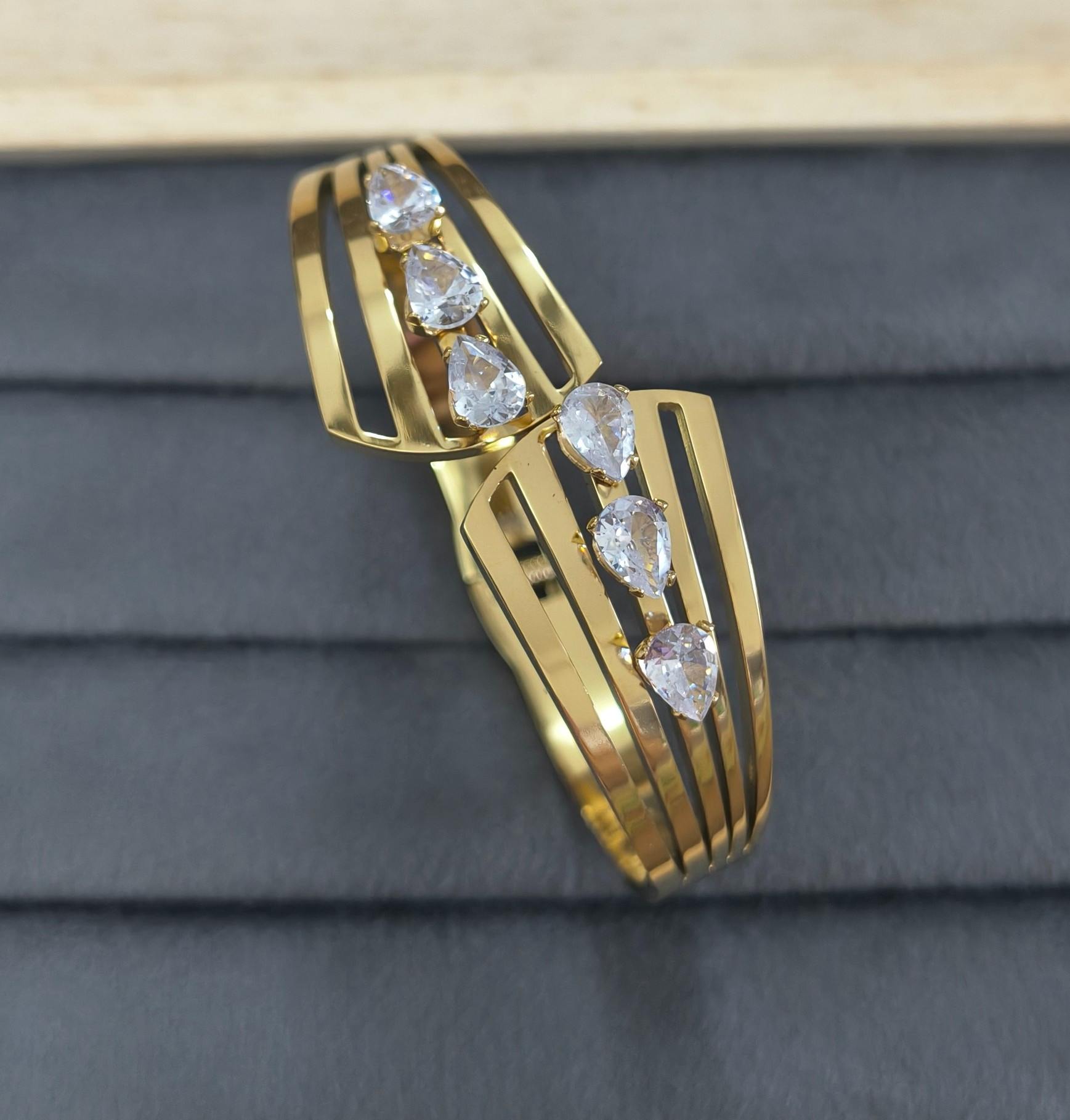Anti Tarnish Bracelet Overlap Zirconia Stone 18K Gold Plated