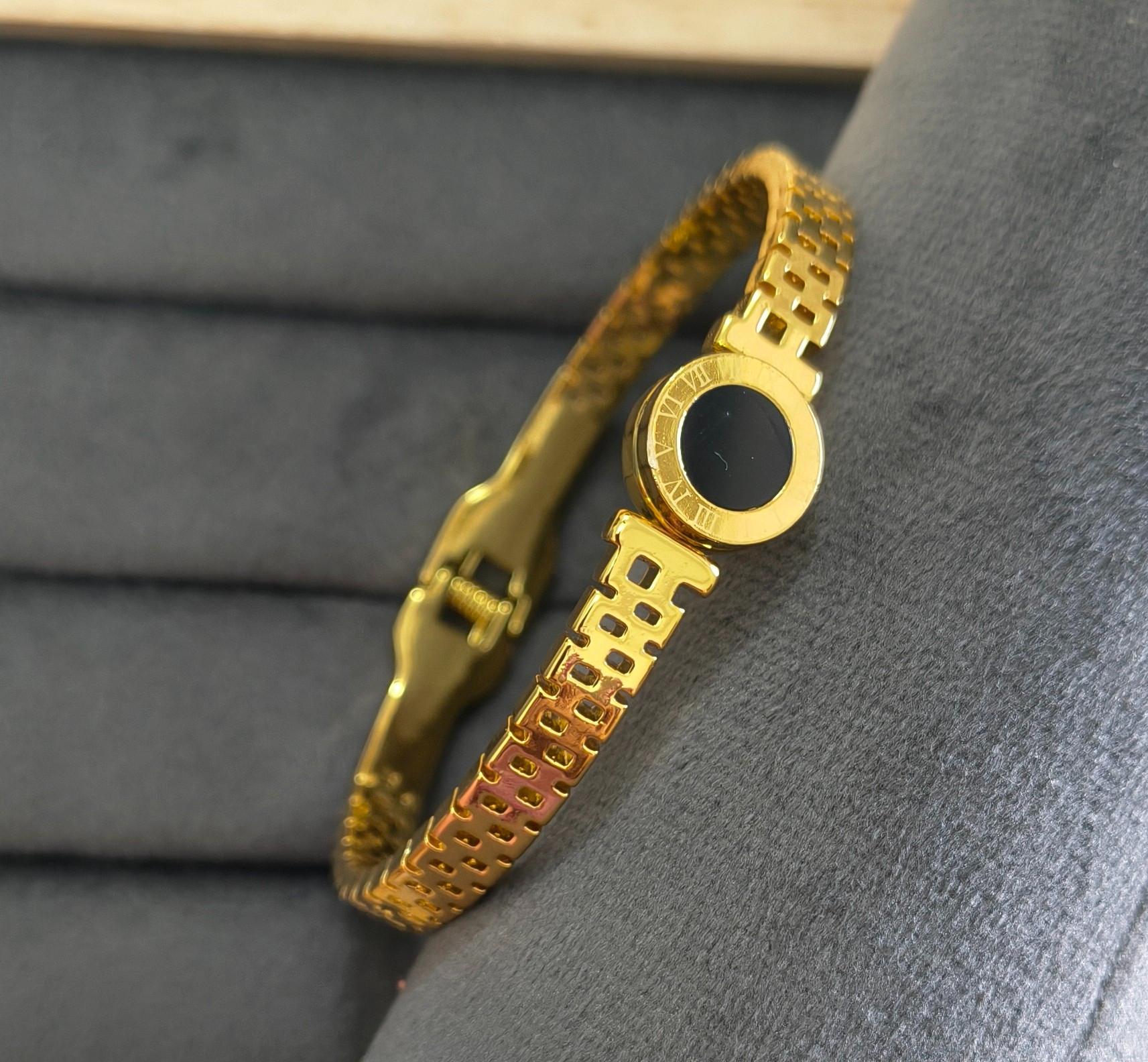 Anti Tarnish Bracelet Roman Numeral Dial 18K Gold Plated
