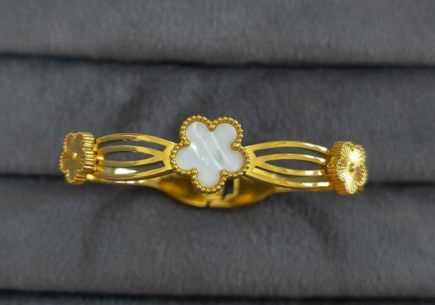 Anti Tarnish Bracelet Shiny Clover 18K Gold Plated