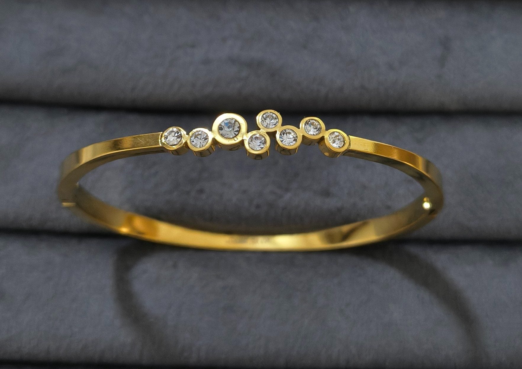 Anti Tarnish Bracelet Shiny Diamond Bangle 18K Gold Plated