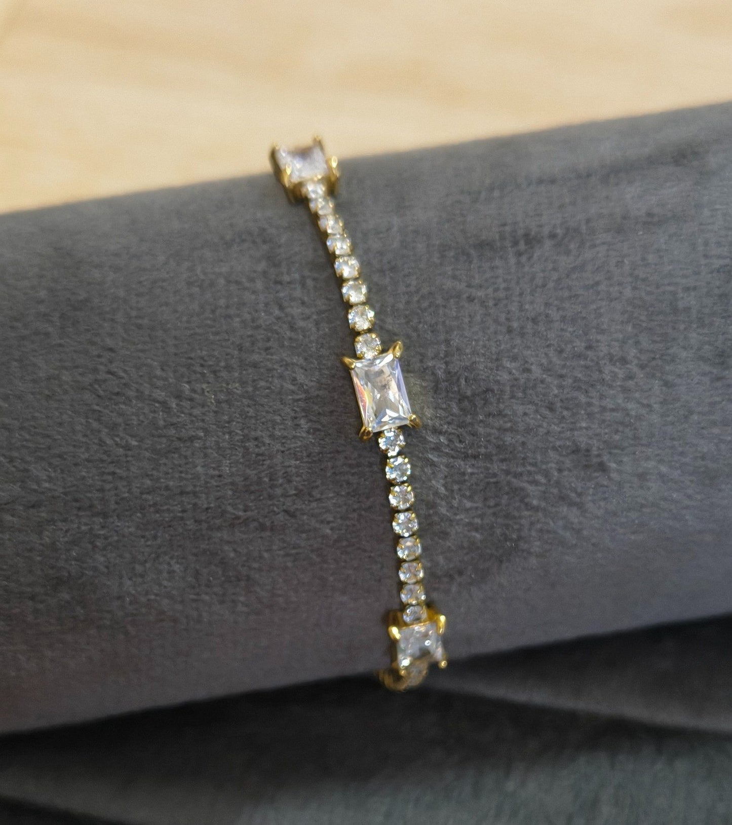 Anti Tarnish Bracelet Shiny Tennis Bracelet 18K Gold Plated