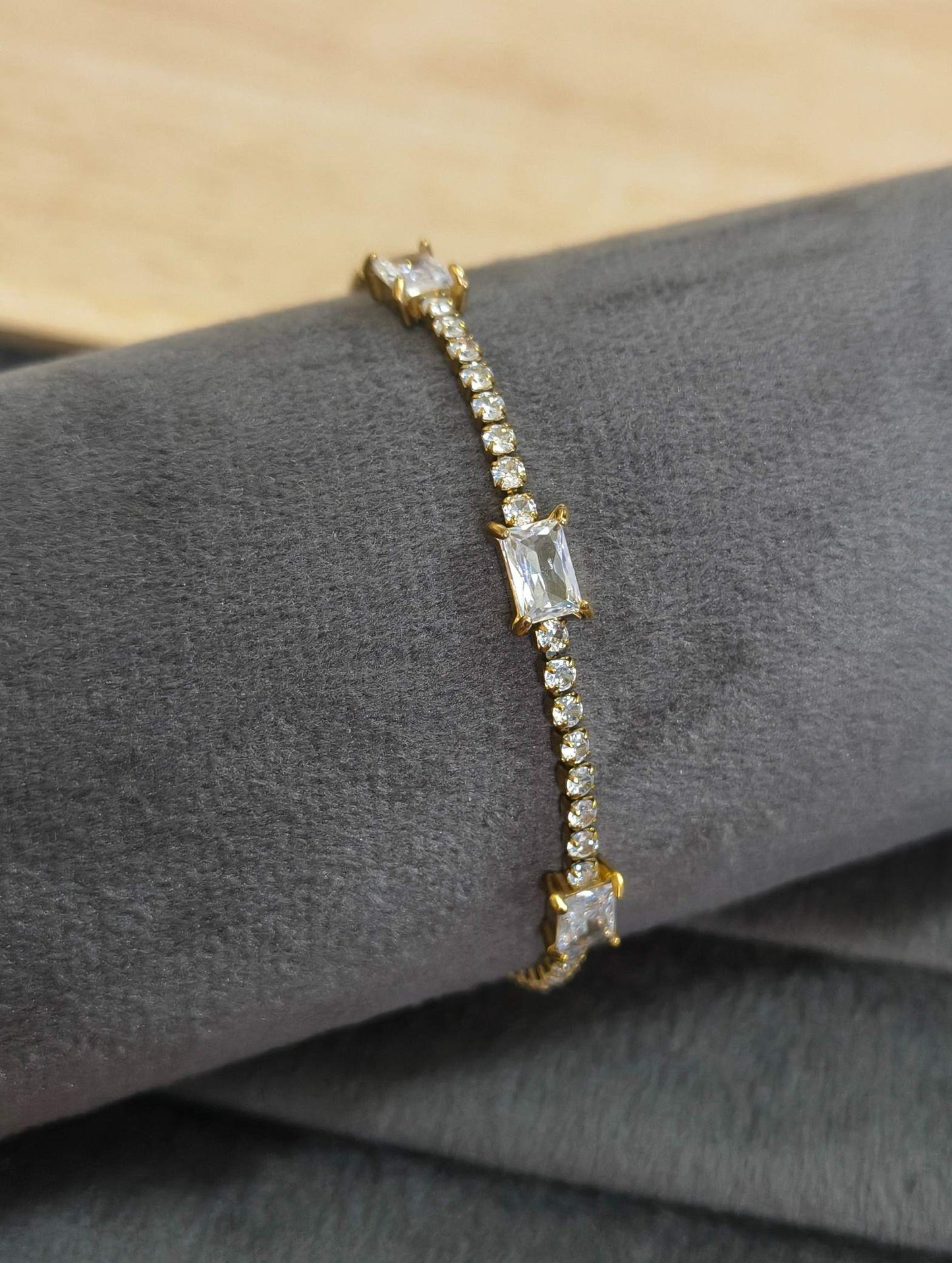 Anti Tarnish Bracelet Shiny Tennis Bracelet 18K Gold Plated