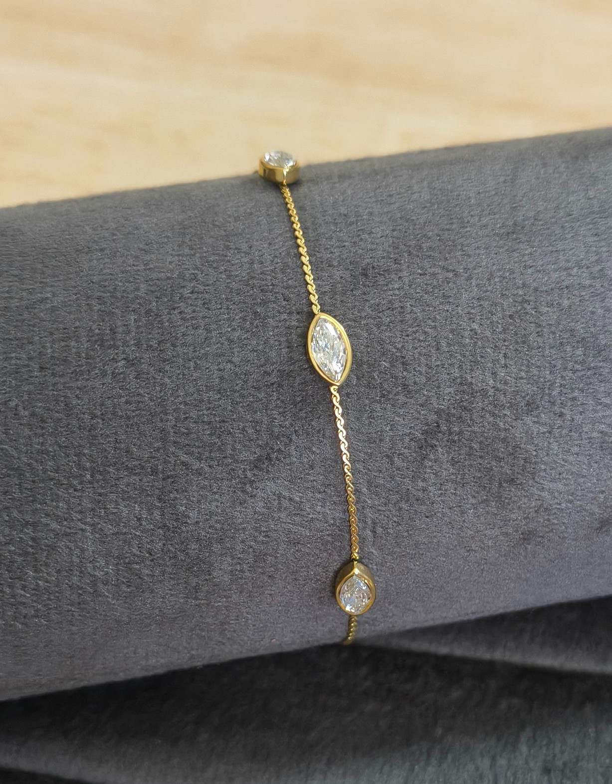 Anti Tarnish Bracelet Solitaire Bracelet 18K Gold Plated