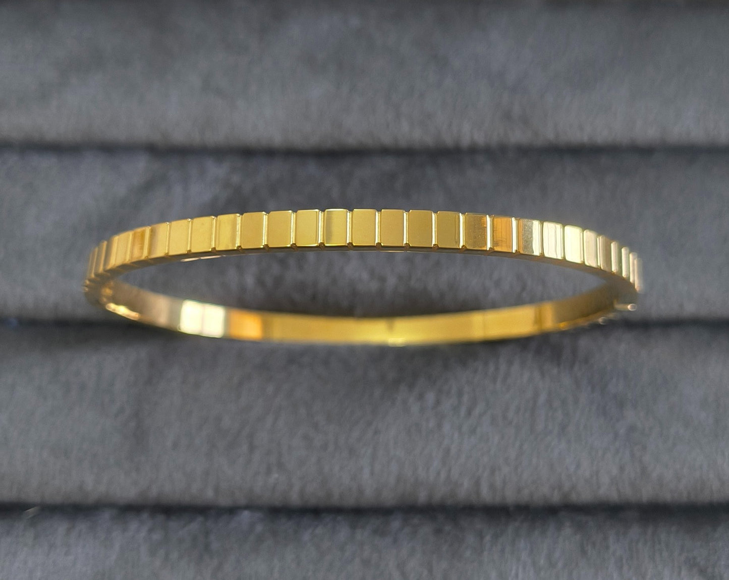 Anti Tarnish Bracelet Square Checks Shape 18K Gold Plated