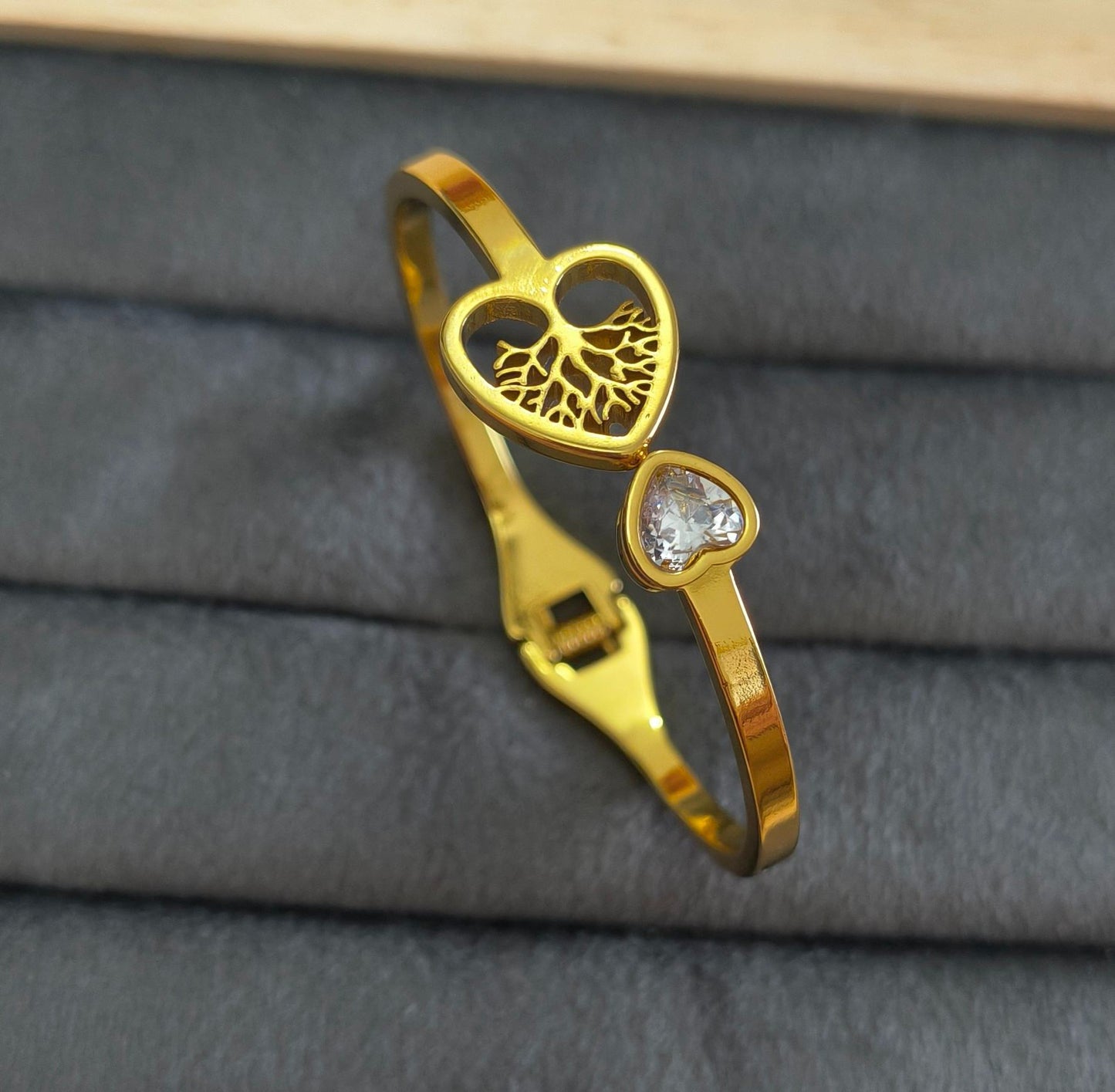 Anti Tarnish Bracelet Tree Heart 18K Gold Plated