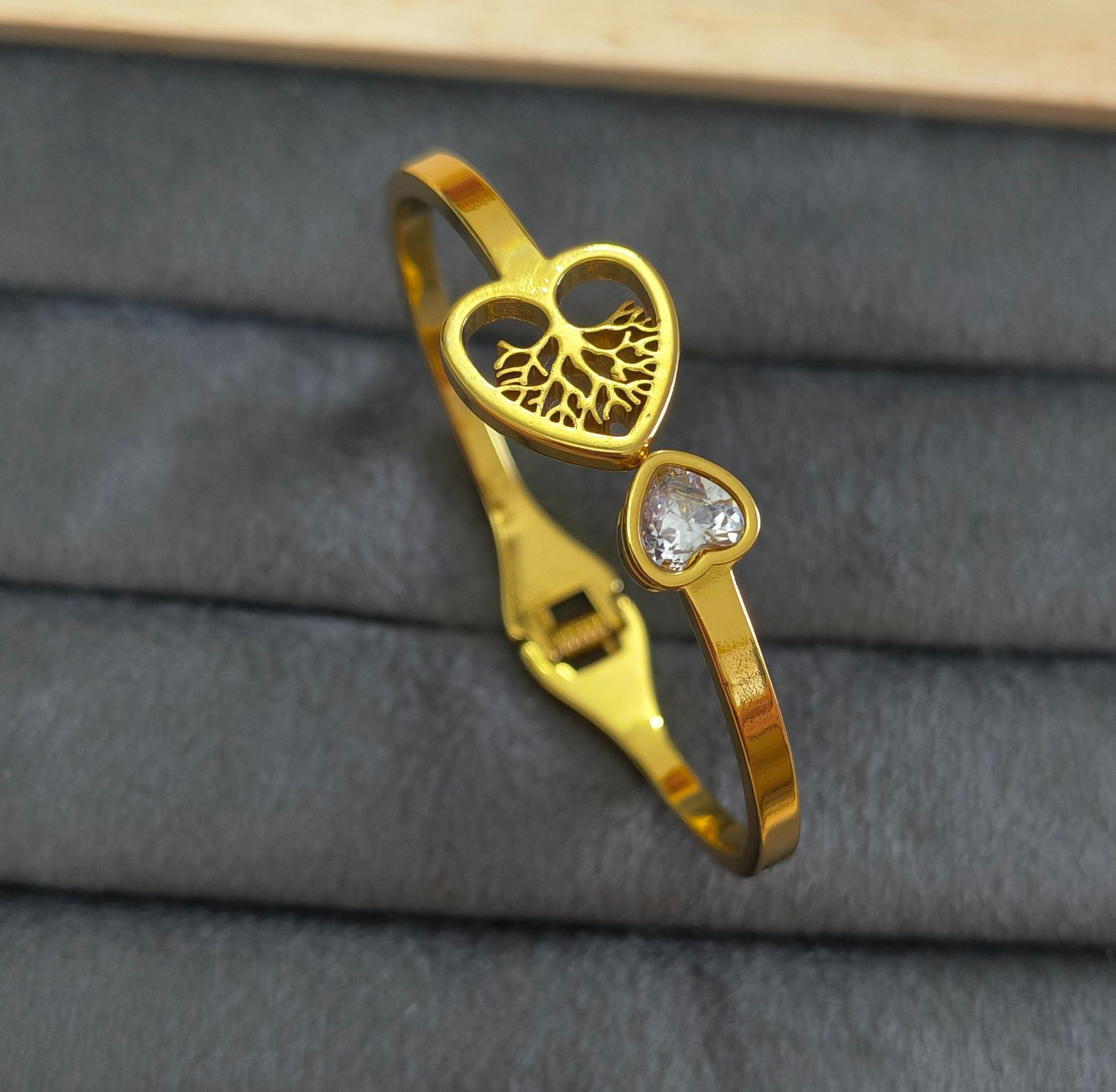 Anti Tarnish Bracelet Tree Heart 18K Gold Plated