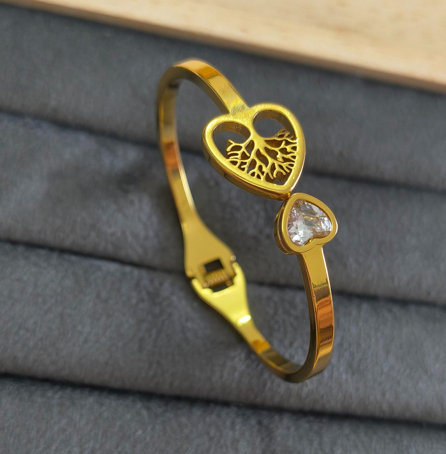 Anti Tarnish Bracelet Tree Heart 18K Gold Plated