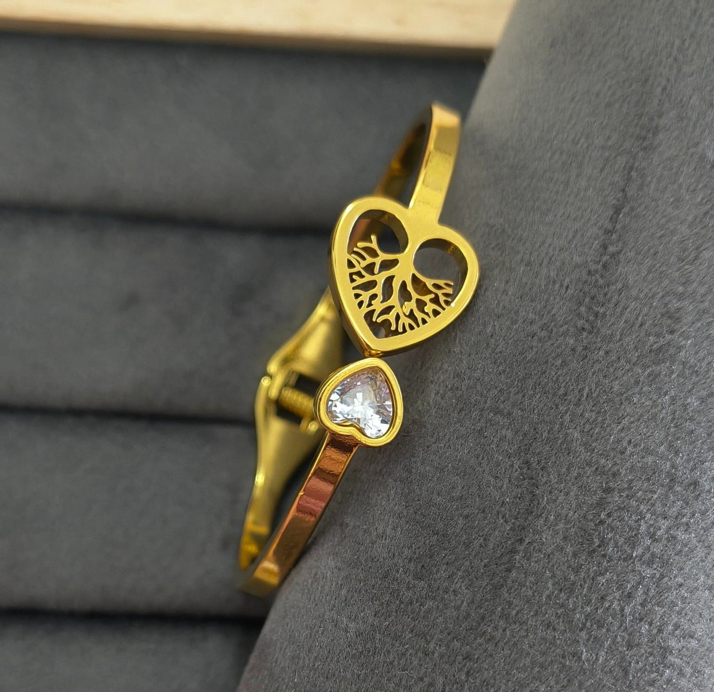 Anti Tarnish Bracelet Tree Heart 18K Gold Plated