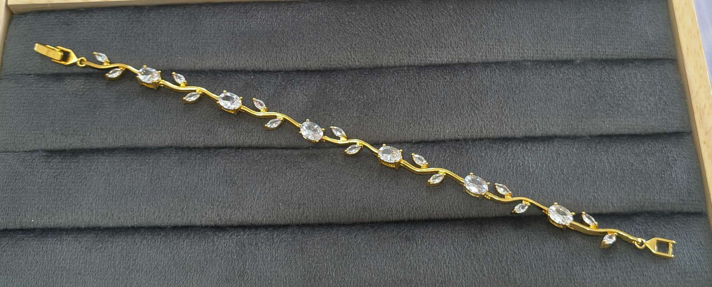 Anti Tarnish Bracelet Trendy Tulip Bracelet 18K Gold Plated