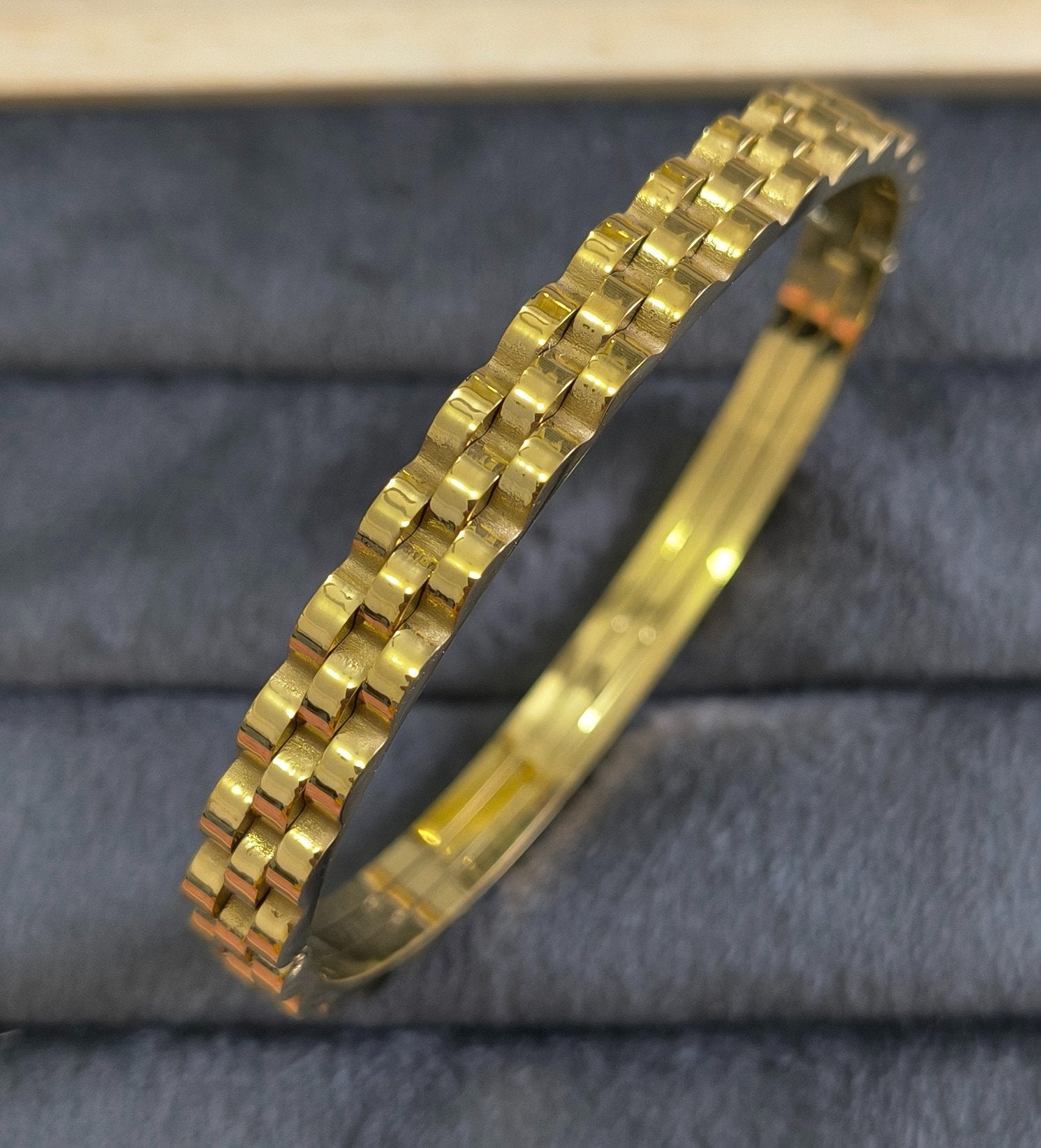 Anti Tarnish Bracelet Watch Belt Design 18K Gold Plated