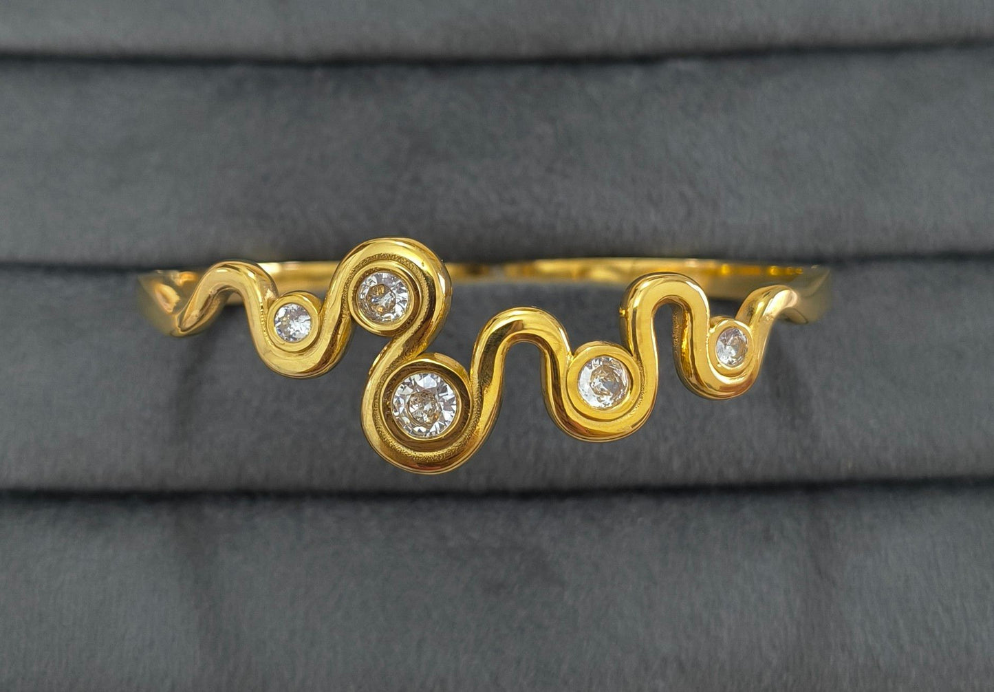Anti Tarnish Bracelet Wave Crystal Design 18K Gold Plated