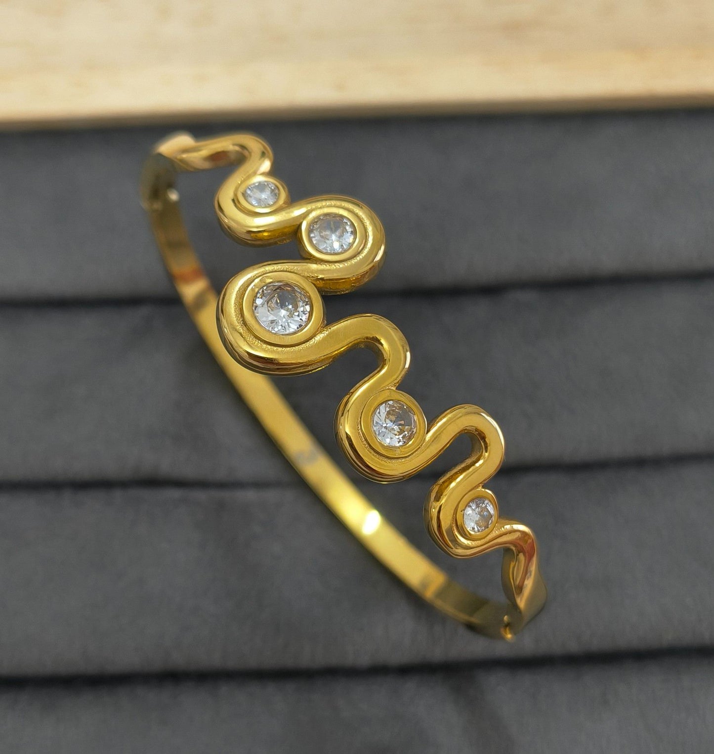Anti Tarnish Bracelet Wave Crystal Design 18K Gold Plated