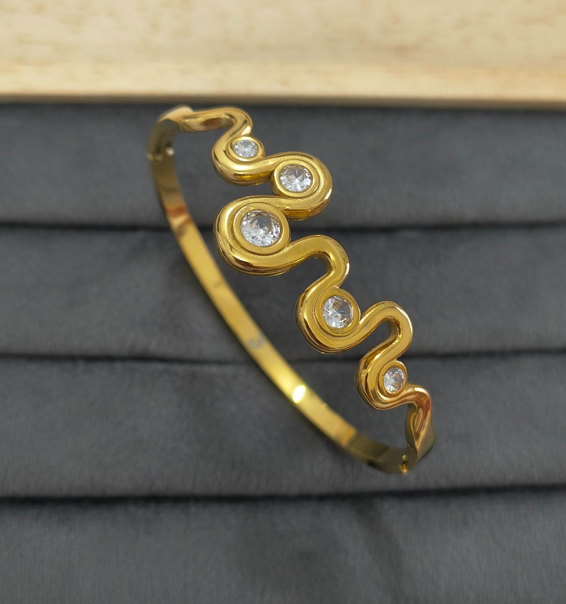 Anti Tarnish Bracelet Wave Crystal Design 18K Gold Plated